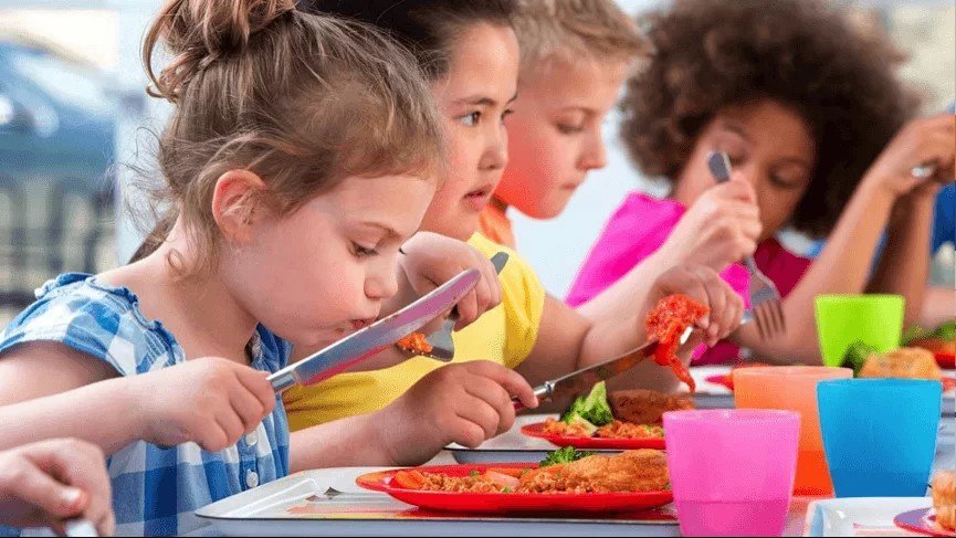 Escolas estaduais de SP abrem inscrições para benefício alimentar durante férias de julho